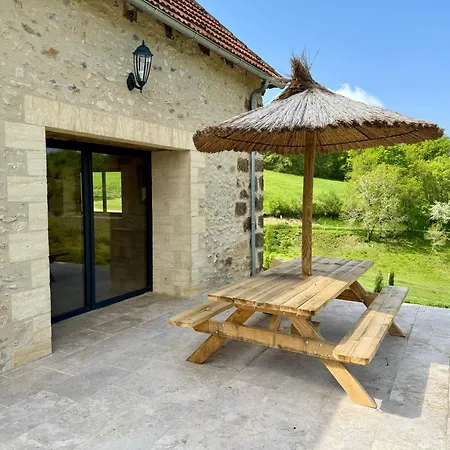 Jolie De Charme Pour 8 Personnes Avec Piscine